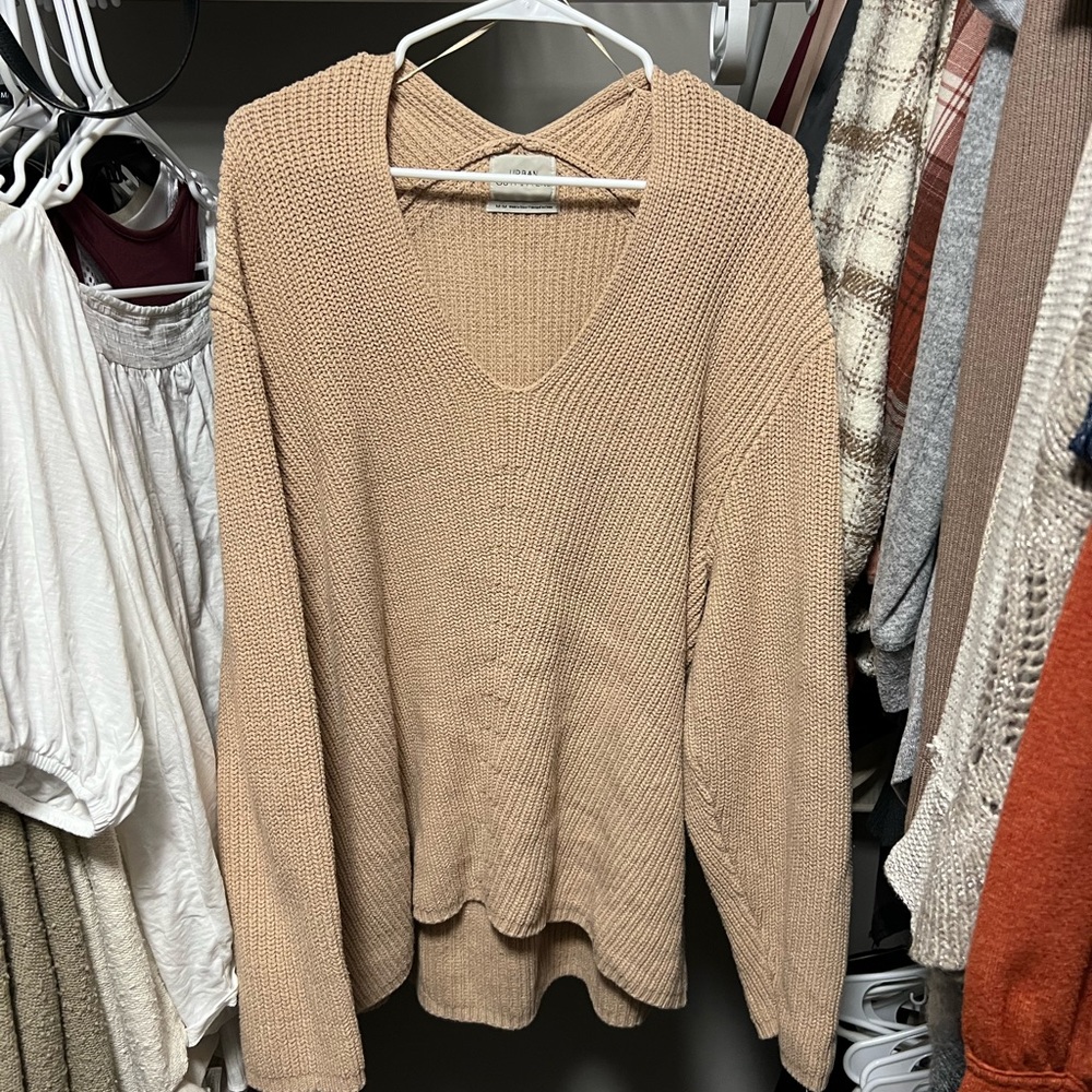 Urban Outfitters Overzsized Tan Vneck Sweater Size Mediumum